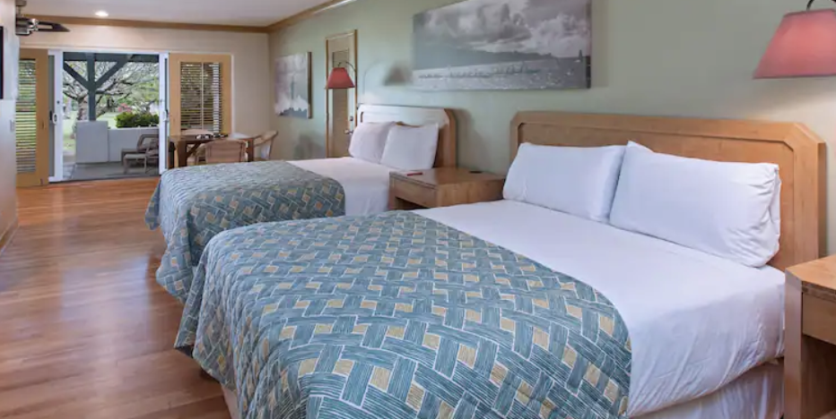 2 Queen Beds ADA Tub Garden View