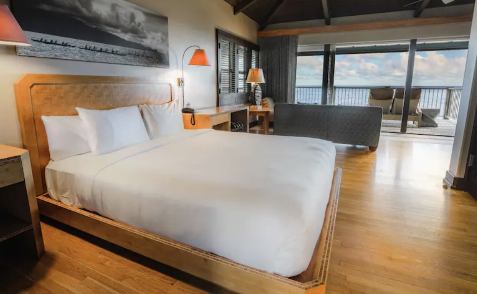 1 King Oceanfront Bungalow