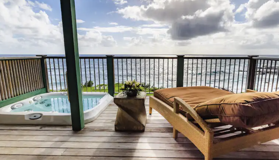 Oceanfront Bungalow with Jacuzzi