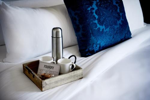 King Room - Mobility Accessible with Roll-in Shower