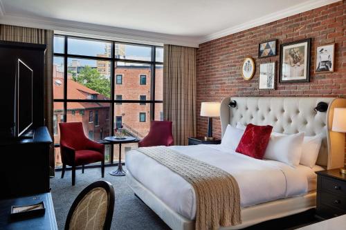 King Room - Hearing Accessible