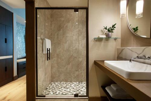 Essential Room 