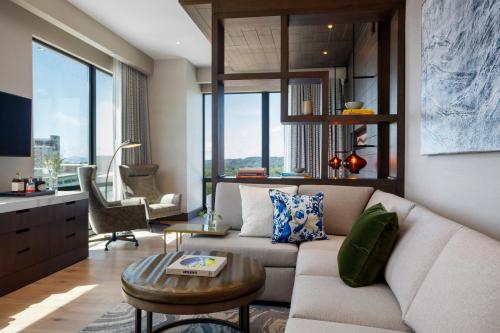 Essential King Room with Mountain View