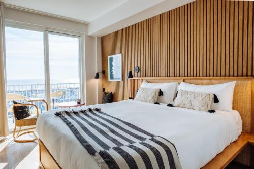 King Room with Balcony