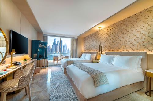 Luxe Sea View with 2 Queen Beds