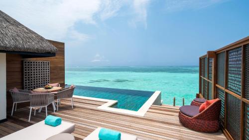 Sunrise Family Water Villa with Pool - Room Rate inclusive of breakfast for 4 adults