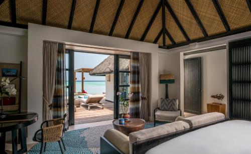 Sunset Two-Bedroom Water Suite with Pool - Room Rate inclusive of breakfast for 4 adults