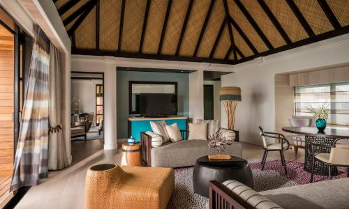 Sunset Two-Bedroom Water Suite with Pool - Room Rate inclusive of breakfast for 4 adults