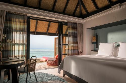 Sunrise Two-Bedroom Water King Suite - Room Rate inclusive of breakfast for 4 adults