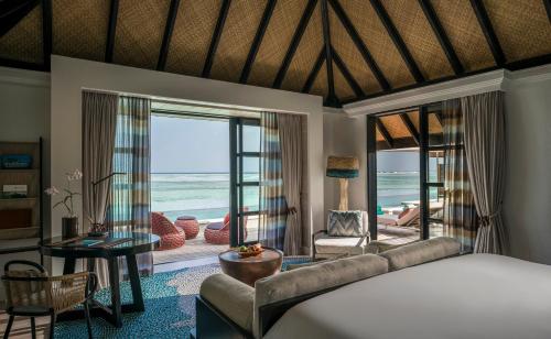 Sunrise Three-Bedroom Water Suite - Room Rate inclusive of breakfast for 6 adults