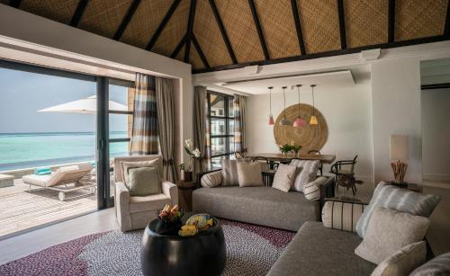 Sunrise Three-Bedroom Water Suite - Room Rate inclusive of breakfast for 6 adults