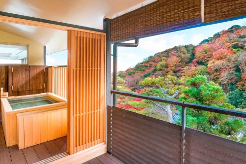 SUIRAN, 1 Bedroom Presidential Suite, 1 King, Mountain view