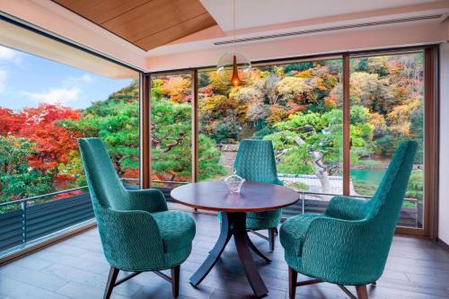 SUIRAN, 1 Bedroom Presidential Suite, 1 King, Mountain view