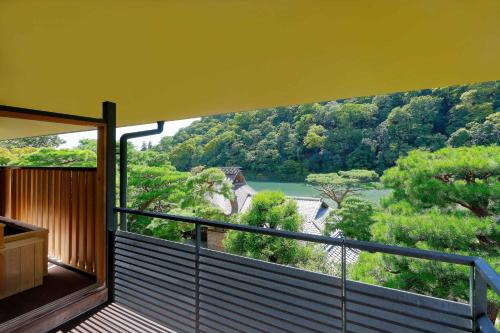 SUIRAN, 1 Bedroom Presidential Suite, 1 King, Mountain view
