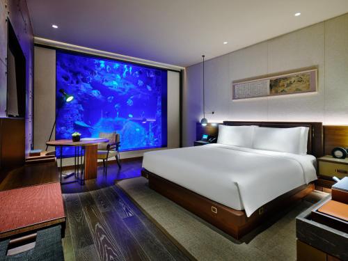 Premier Room with Underwater View