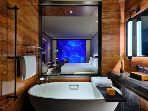 Premier Room with Underwater View