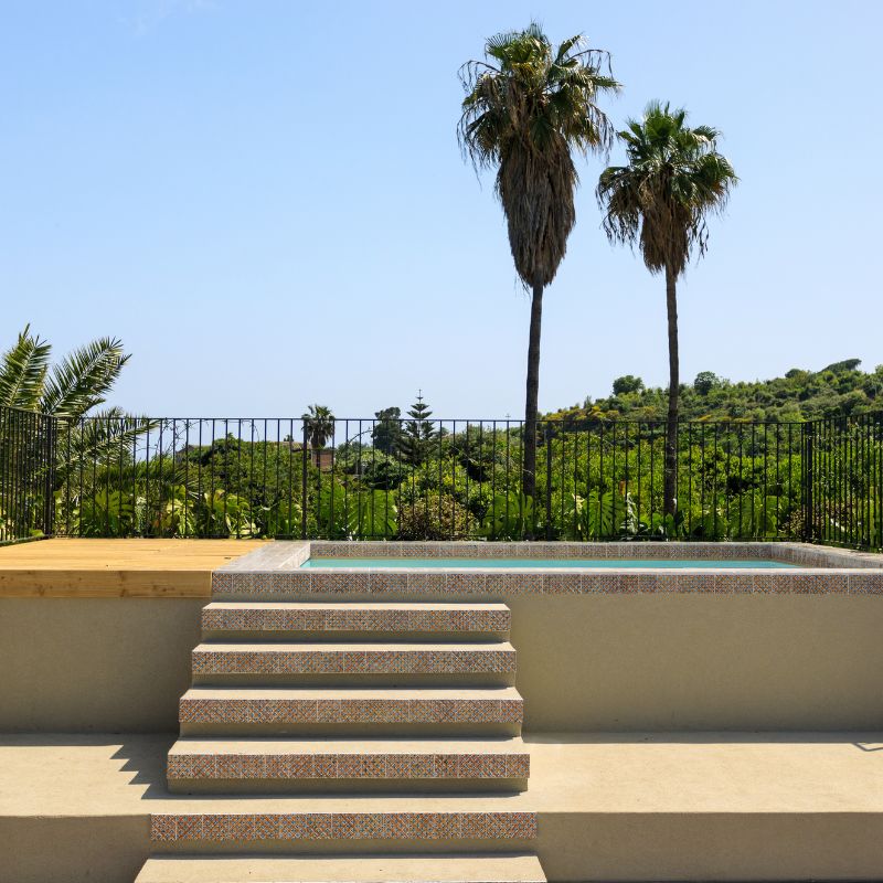 •	Grand Suite with private terrace pool