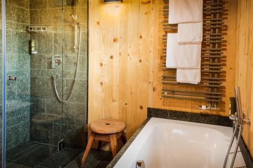 Luxury Chalet (6-10 Adults)