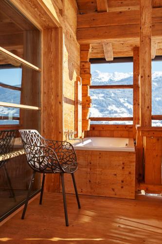 Luxury Chalet (6-10 Adults)