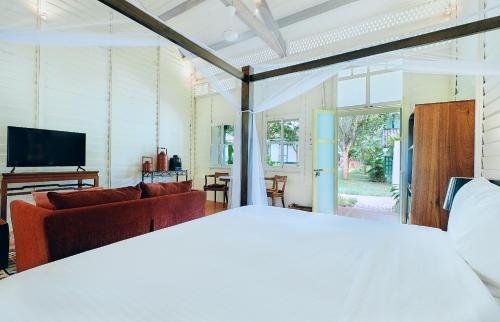 King Bed Suite with Private Garden - Estate House 2