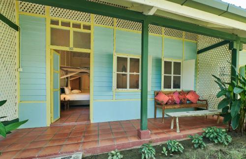 King Bed with Private Garden - Estate House 4
