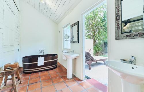 King Bed Suite with Private Garden - Estate House 1