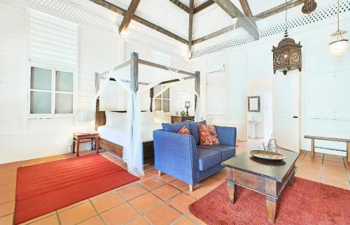 King Bed Suite with Private Garden - Estate House 1