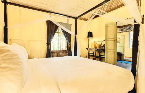 Two-Bedroom Suite - Plantation House 6