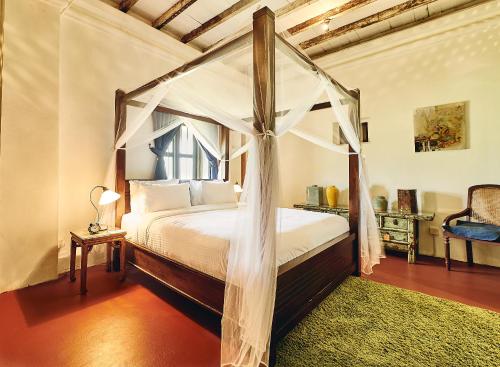 Nine-Bedroom Villa with Garden View - Plantation House