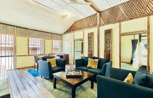 Nine-Bedroom Villa with Garden View - Plantation House