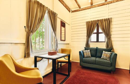 Nine-Bedroom Villa with Garden View - Plantation House
