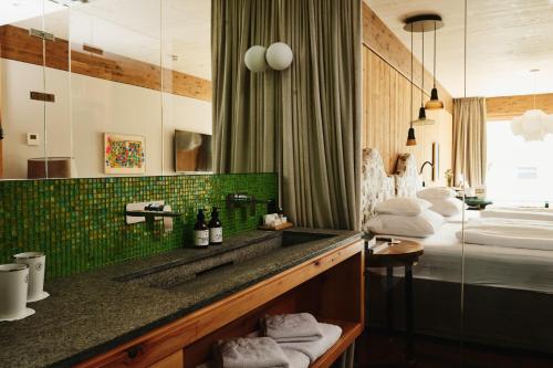 Loft Suite 3-7