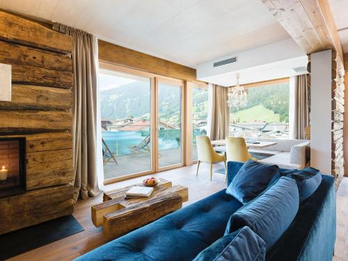 Loft Suite 8