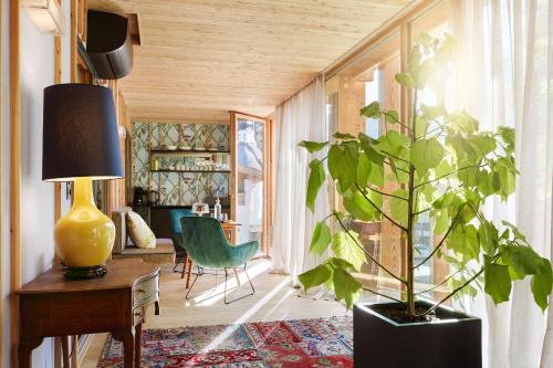 Deluxe Family Suite