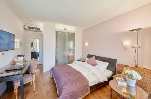Comfort Double Room with Bay View