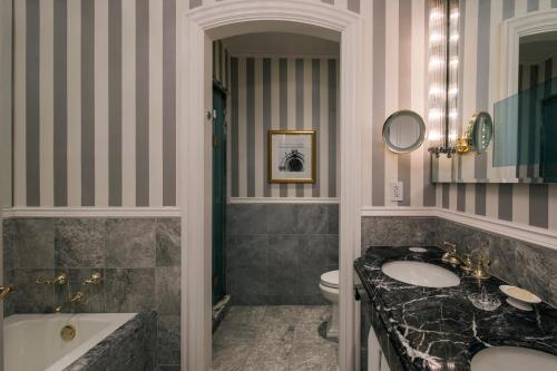Grand Luxe King Room - Butler Service