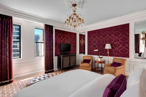 One-Bedroom Madison King Suite - Butler Service