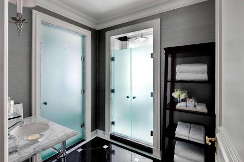 One-Bedroom St Regis Suite - Butler Service