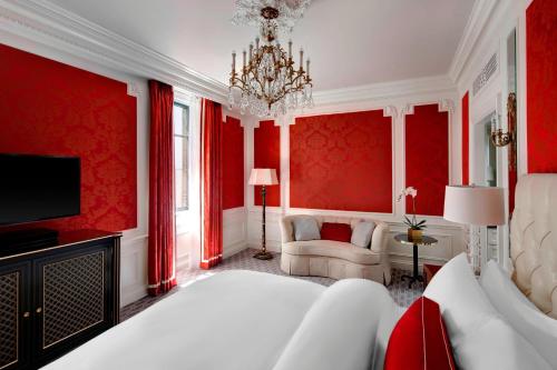 One-Bedroom 5th Avenue Suite - Butler Service
