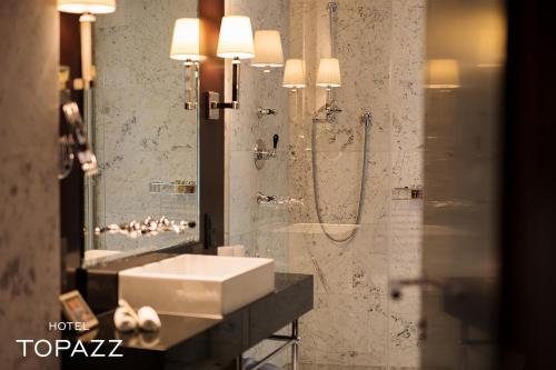 Superior Room at Topazz