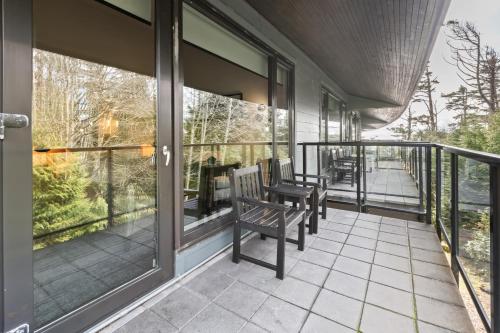 King Studio - Partial View