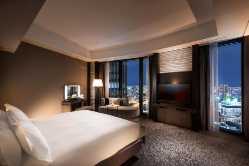 Executive Corner King Suite