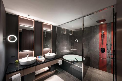 King Room with Premium View