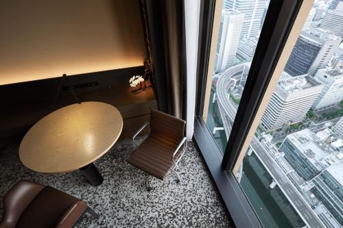 Executive King Corner Room