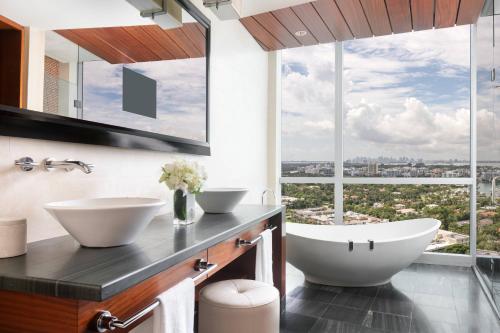 Ocean View 2 Bedroom Suite, Bedroom 1: 1 King, Bedroom 2: 1 King