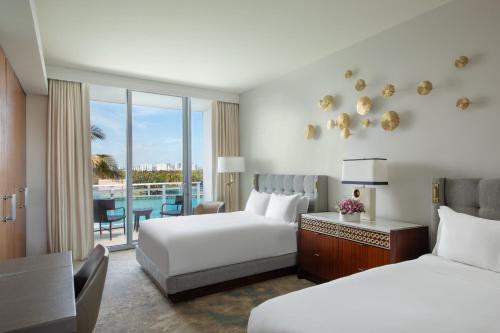 Coastline View 2 Bedroom Suite, Bedroom 1: 1 King, Bedroom 2: 2 Queen
