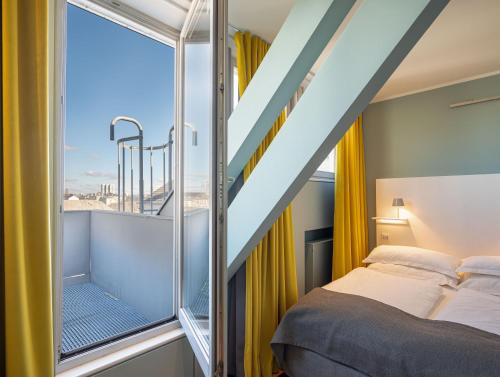 Deluxe Family Suite