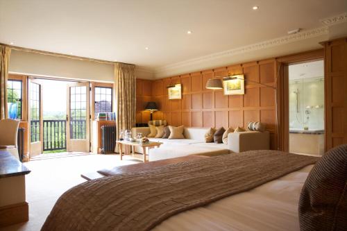 Luxury Suite with Spa Bath