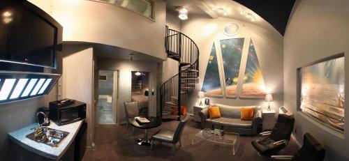 Two-Bedroom Suite with Two Bathrooms