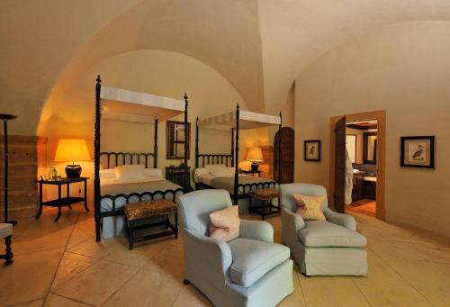 Classic Courtyard Suite